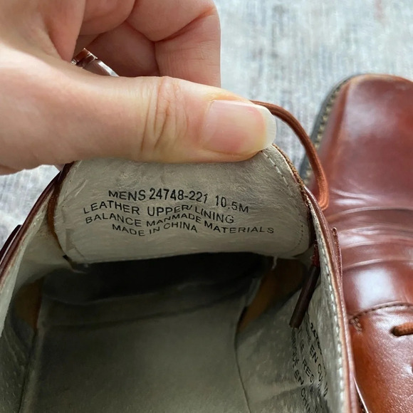 Men’s Stacy  Adams Burgundy Dress Shoes - Picture 5 of 11